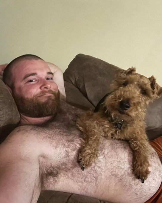 犬と暮らす男が魅力的でセクシー