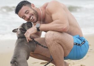 犬と暮らすゲイ男性がセクシーで魅力的な理由